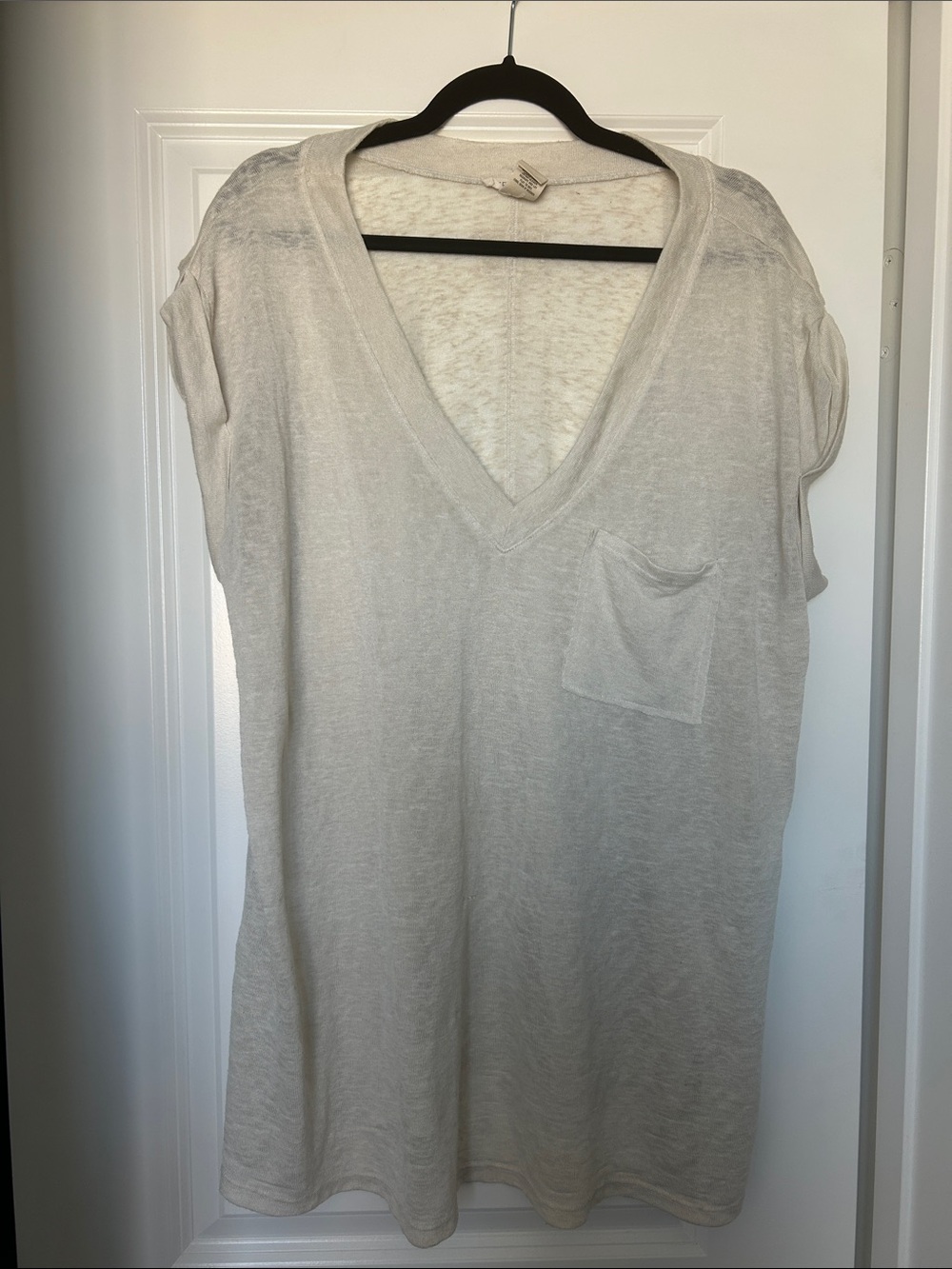 torrid Cream V-Neck Short Sleeve Pocket Tee